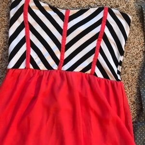 Lot of teen/woman’s summer casual wear.